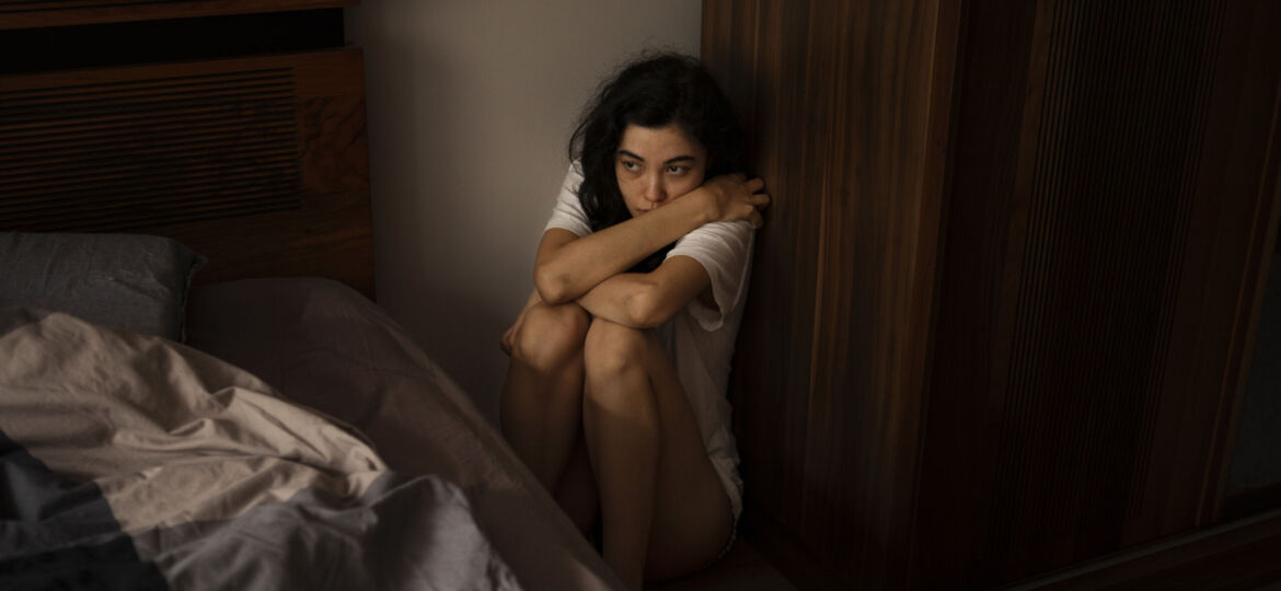 young-woman-dealing-with-anxiety